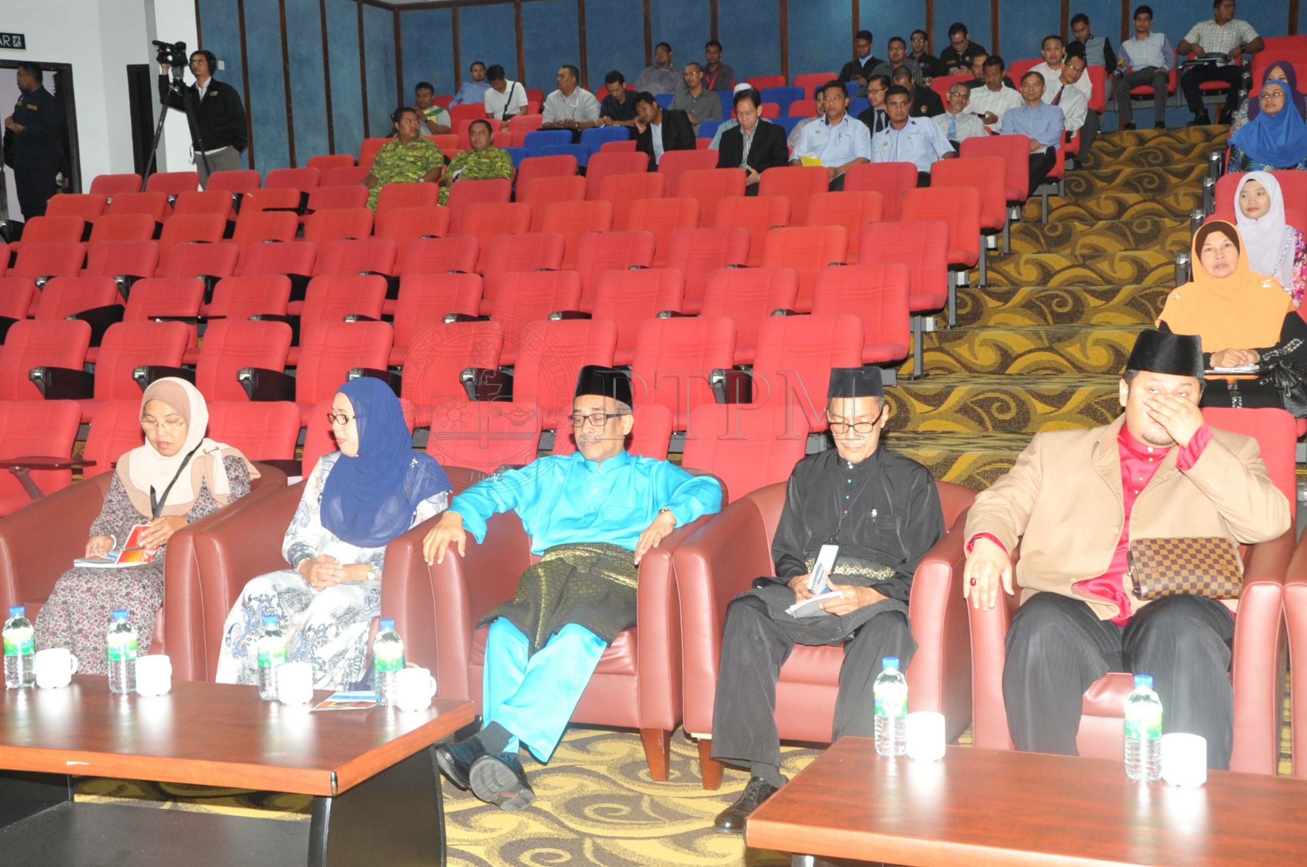 PRO 14 109 HIJRAHPRO 8470